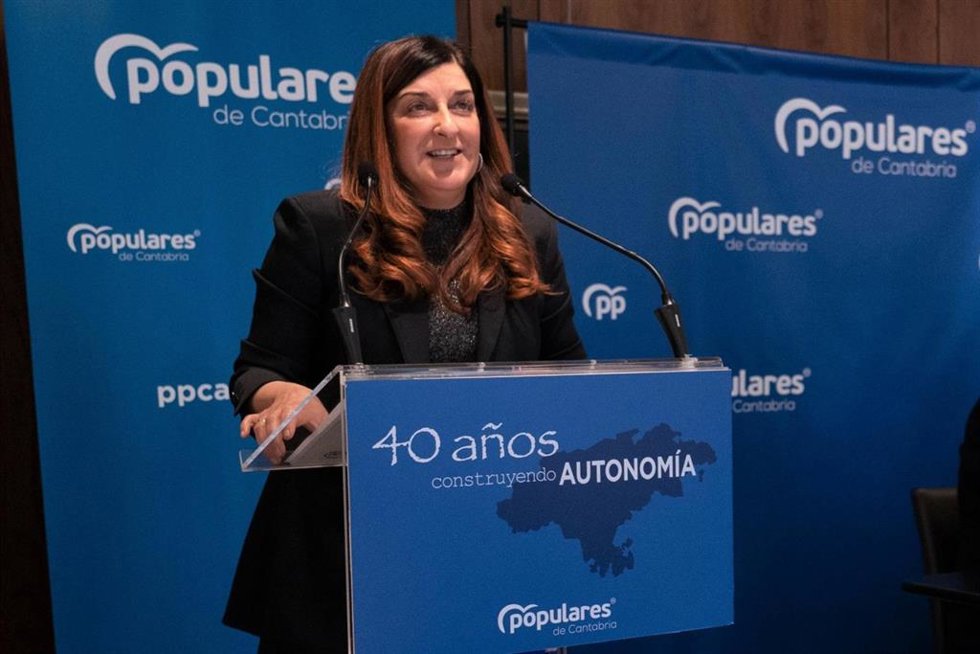 La presidenta del PP de Cantabria, María José Sáenz de Buruaga