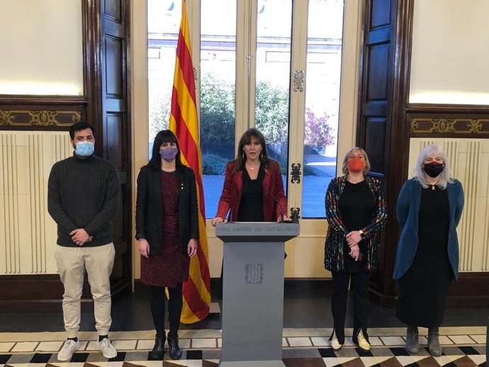 Comparecencia de la presidenta del Parlament, Laura Borrs, junto a los miembros de la Mesa Ruben Wagensberg (ERC), Aurora Madaula (Junts), Alba Vergés (ERC), y la líder de la CUP en la Cámara, Dolors Sabater.