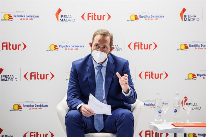 El secretario de estado de turismo Fernando Valdés Verelst, interviene en la presentación de Fitur 2022, en Ifema Madrid, a 11 de enero de 2022, en Madrid, (España). El recinto de Ifema Madrid acogerá una nueva edición de Fitur, una feria líder del sect