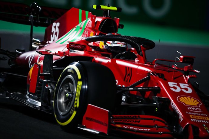 Archivo - 55 SAINZ Carlos (spa), Scuderia Ferrari SF21, action during the Formula 1 stc Saudi Arabian Grand Prix 2021, 21th round of the 2021 FIA Formula One World Championship from December 3 to 5, 2021 on the Jeddah Corniche Circuit, in Jeddah, Saudi 