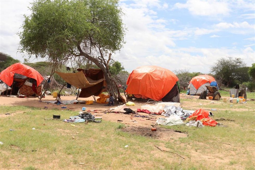 Familias afectadas por la sequía en el campo de Wadajir, en Somalia