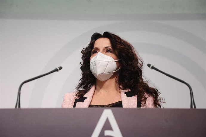 La consejera andaluza de Igualdad, Políticas Sociales y Conciliación, Rocío Ruiz, en la rueda de prensa posterior al Consejo de Gobierno.