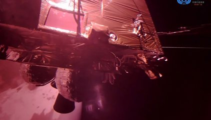 Autovídeo del orbitador chino en Marte con el Planeta Rojo de fondo