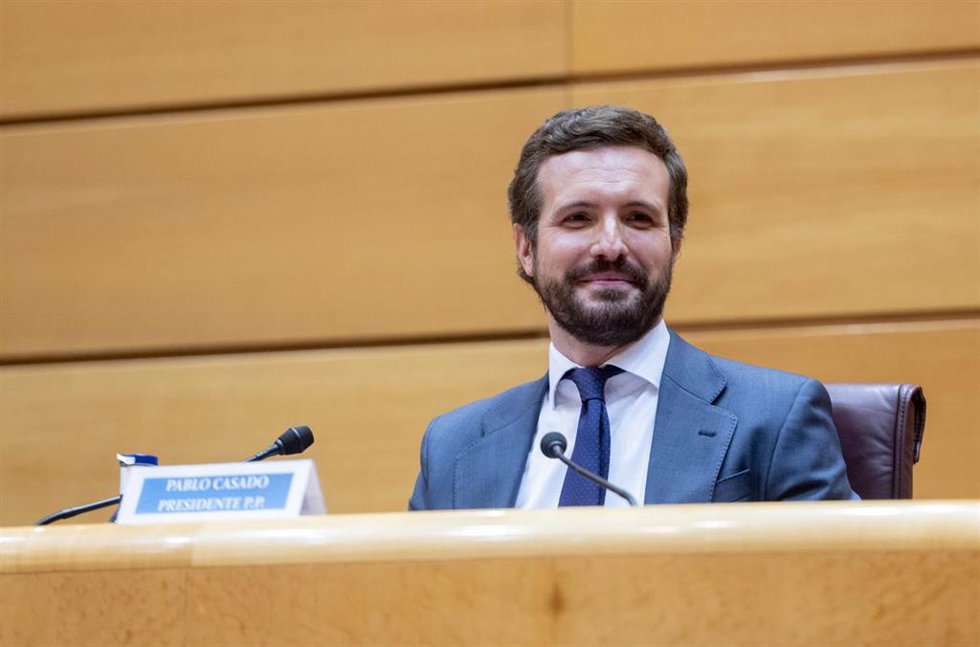 El líder del PP, Pablo Casado, preside una reunión conjunta de los grupos parlamentarios del PP del Congreso y el Senado, en la Cámara Alta, a 1 de febrero de 2022, en Madrid (España). Coincidiendo con la apertura del nuevo periodo de sesiones, este enc