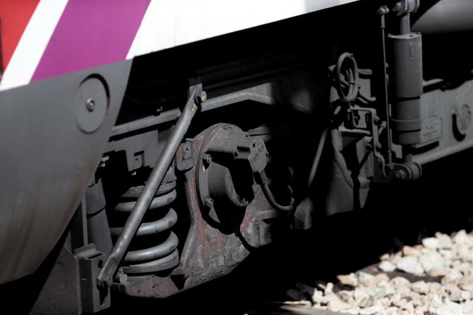 Archivo - Arxiu - Rodes d'un tren de Renfe