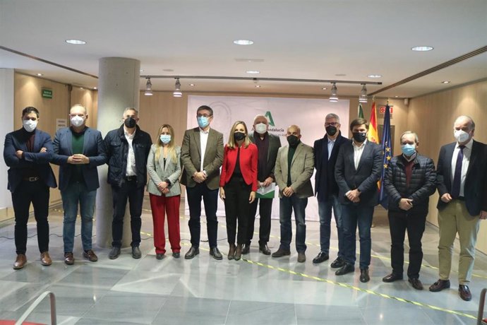 Presentación de los proyectos del programa de Empleo y Formación y los cursos de Formación Profesional para el Empleo que se van a impartir ayuntamientos almerienses.