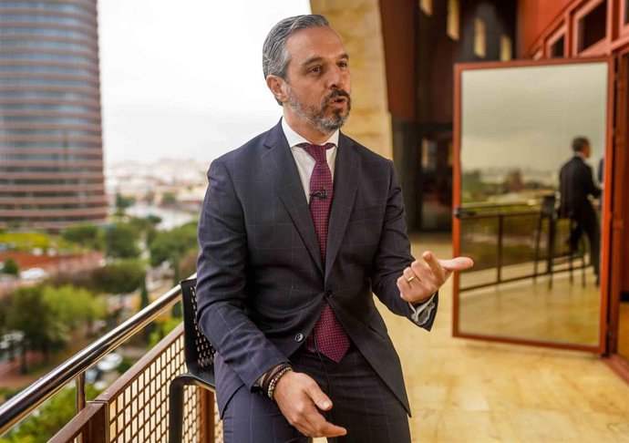 Archivo - El consejero de Hacienda, Juan Bravo, en una imagen de 30 de diciembre en una entrevista con Europa Press.