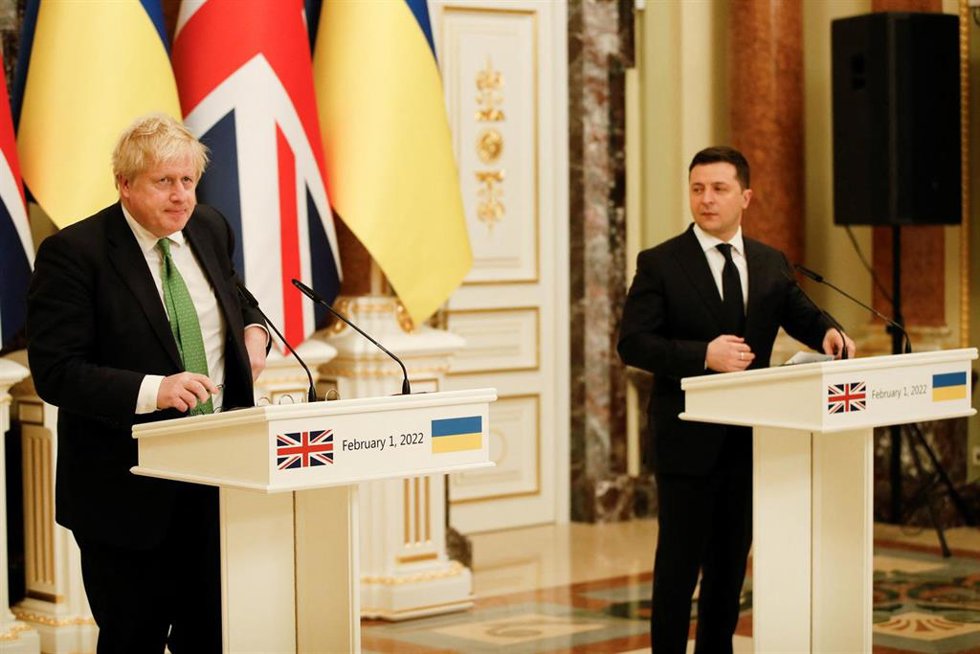 El primer ministro de Reino Unido, Boris Johnson, y el presidente de Ucrania, Volodimir Zelenski. 