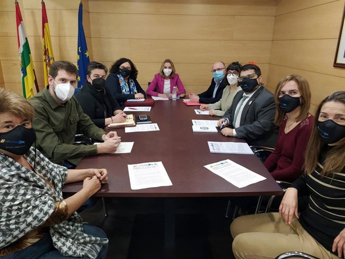 Reunión Colegio de Enfermería con la consejera de Salud, María Somalo