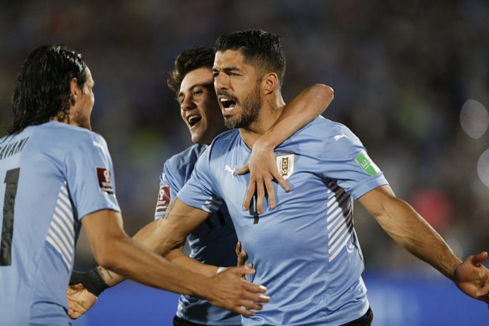 Luis Suárez celebra un gol con la selección de Uruguay en las Eliminatorias Sudamericanas para Qatar 2022