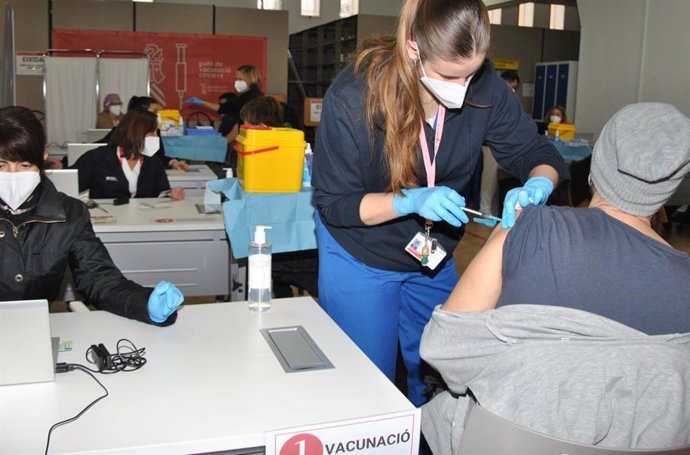 Comienza la vacunación de personas de 20 a 29 años