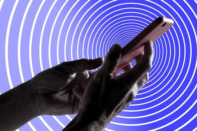 Archivo - Imagen de archivo de un teléfono móvil.