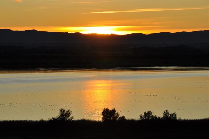 Atardecer sobre la Laguna de Sariñena