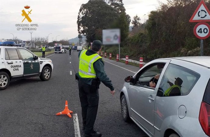 Control policial de la Guardia Civil.