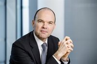 El consejero delegado de Vodafone no descarta ninguna opción ante una posible fusión con MásMóvil