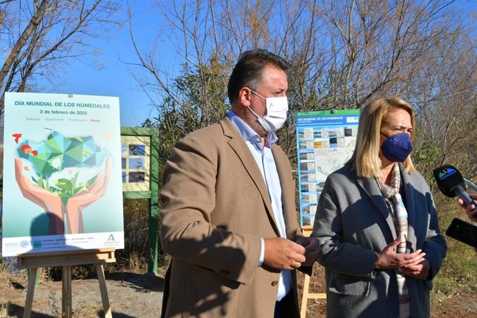 Manuel Francisco García y Luisa García Chamorro, en la Charca de Suárez