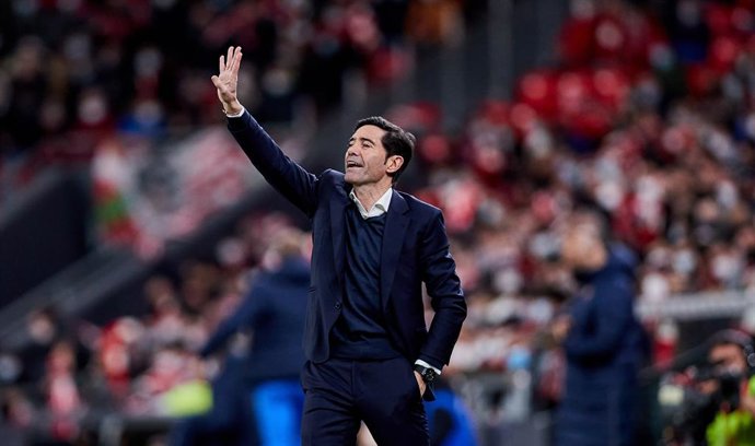 Marcelino Garcia Toral, head coach of Athletic Club, gestures during the Spanish Copa del Rey football match played between Athletic Club and FC Barcelona at San Mames stadium on January 20, 2022 in Bilbao, Spain.