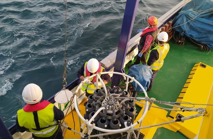 Un buque del IEO recorre el litoral mediterráneo para estudiar la contaminación por nutrientes de las aguas