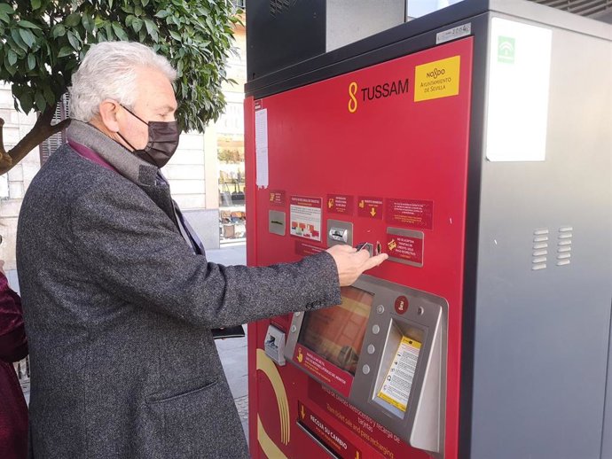 El Portavoz Adjunto De Cs En El Ayuntamiento De Sevilla, Miguel Ángel Aumesquet, Ha Criticado Este Miércoles "El Paso Atrás" Dado Por El Equipo De Gobierno Del PSOE Tras "La Supresión" Del Pago Con Tarjeta Bancaria En "Todas Las Paradas Del Metrocentro