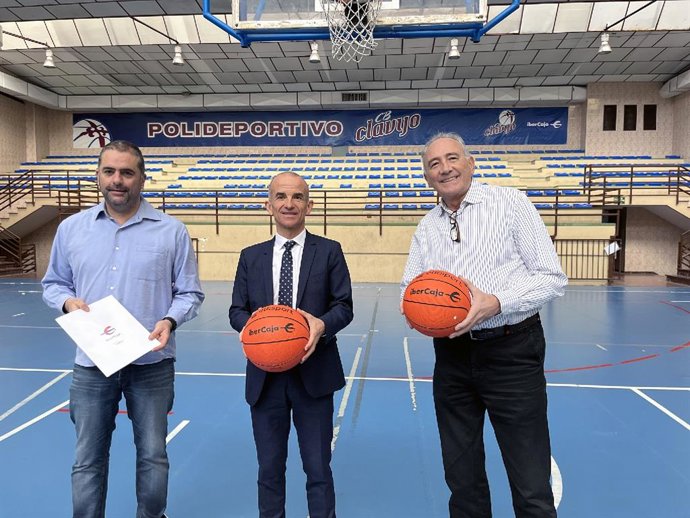 Ibercaja renueva su compromiso con el CB Clavijo
