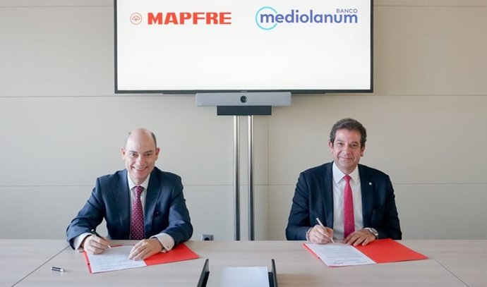 El vicepresidente de Mapfre y ceo de Iberia, José Manuel Inchausti, y el consejero delegado de Banco Mediolanum, Igor Garzesi