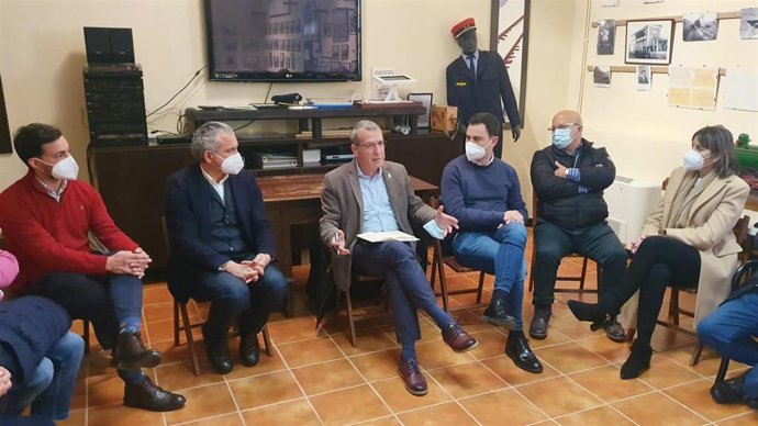 El Secretario General Para El Reto Demográfico, Francesc Boya, Durante Su Visita Este Miércoles A Cistierna (León).