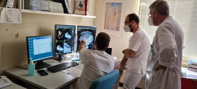 Equipo trabajando en el Hospital de Poniente, en El Ejido (Almería)