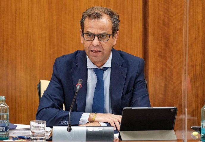 Archivo - El director general de la RTVA, Juan de Dios Mellado, comparece en comisión parlamentaria (Foto de archivo).