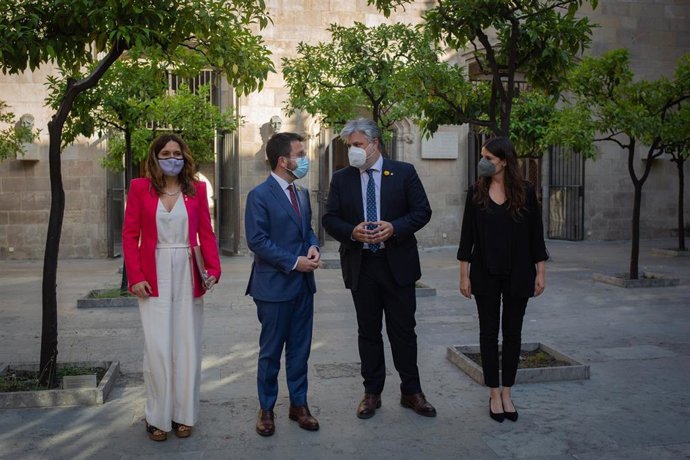 Archivo - La consellera de Presidencia de la Generalitat, Laura Vilagr, el president de la Generalitat, Pere Aragons, el presidente de JxCat en el Parlament de Catalunya, Albert Batet y la portavoz de JxCat en el Parlament de Catalunya, Mnica Sales. 
