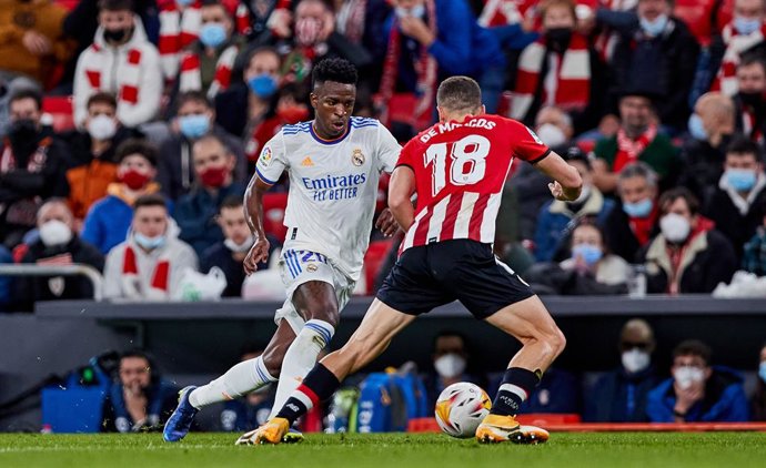 Archivo - Vinicius Junior of Real Madrid CF in action during the Spanish league, La Liga Santander, football match played between Athletic Club and Real Madrid CF at San Mames stadium on December 22, 2021 in Bilbao, Spain.