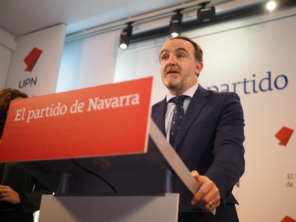 Esparza, durante la rueda de prensa