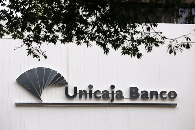 Archivo - Sede de Unicaja Banco