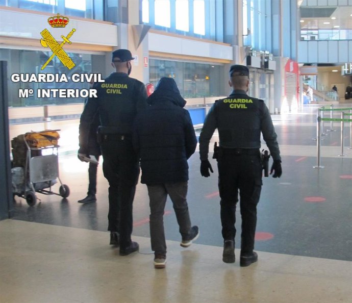 Detenido en el aeropuerto de Valncia