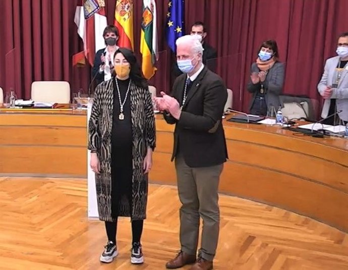 Mirella Martínez López de la Calle toma posesión como nueva concejala de Logroño por el PP