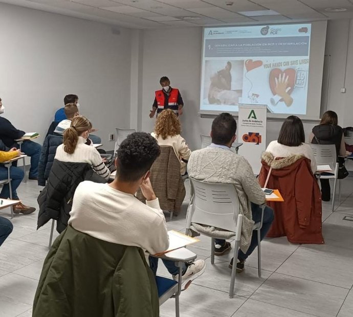 Cursos de formación del 061 a los podólogos de la provincia de Sevilla.