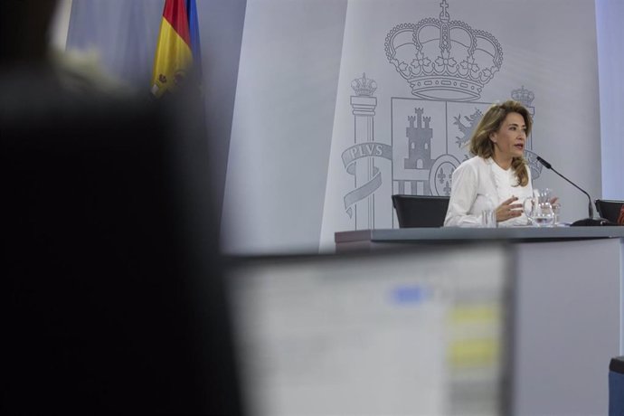 La ministra de Transportes, Movilidad y Agenda Urbana, Raquel Sánchez, comparece en una rueda de prensa posterior a una reunión del Consejo de Ministros, en la Moncloa, a 1 de febrero de 2022, en Madrid (España).  El Consejo de Ministros ha aprobado hoy