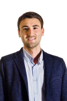 El doctor Joaquín de Carlos, Vocal de Médicos Jóvenes y Promoción de Empleo del Colegio de Médicos de Navarra y autor principal de estudio