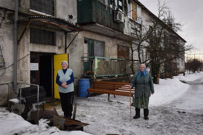 Mujeres en la localidad de Opytne, en el este de Ucrania