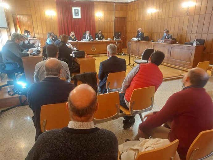 La primera sesión del juicio contra dos exalcaldes y tres exconcejales de Mazarrón, así como de varios empresarios, por presunta prevaricación, ha tenido que ser aplazado al 9 de febrero