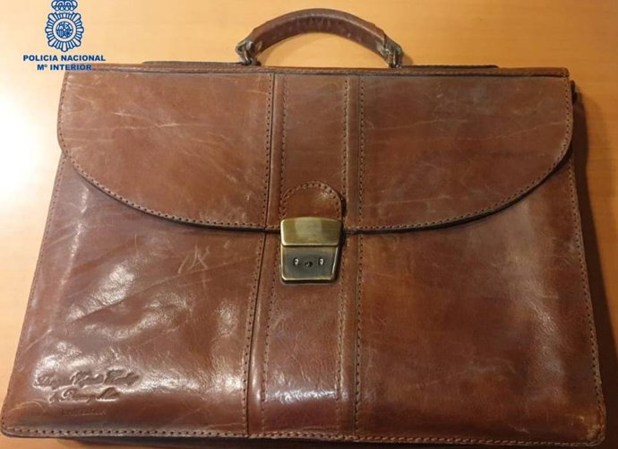 Maletín robado por el detenido