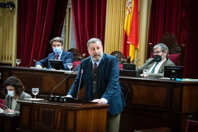Archivo - El diputado de Cs Jesús Méndez en un pleno del Parlament