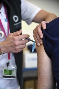 Galicia administra otras 2.308 dosis de la vacuna antiCovid, 412 para completar pautas