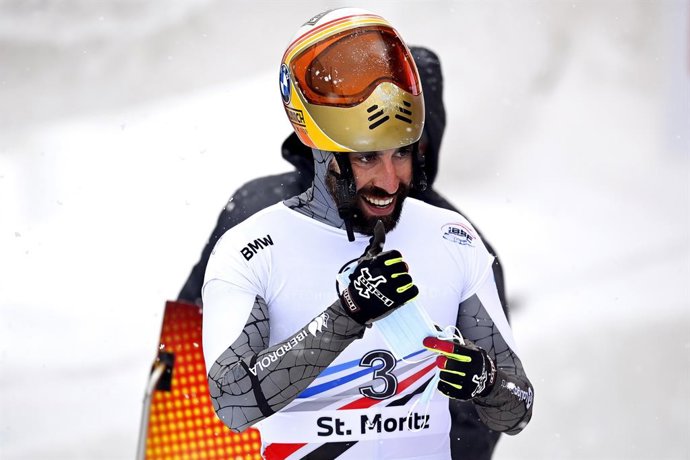 Archivo - El piloto de skeleton español Ander Mirambell en la pista de St. Moritz
