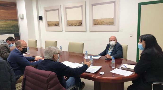 Responsables de UPA-UCE se reúnen con la consejera de Agricultura