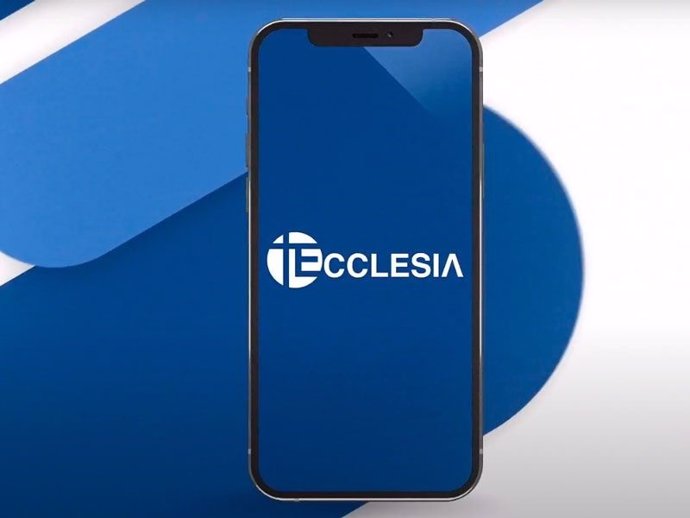 Un móvil con la aplicación de la revista ECCLESIA