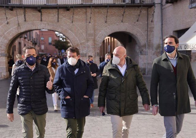 De izquierda a derecha: Conrado Íscar, Alfonso Fernández Mañueco, Jesús Julio Carnero y Guzmán Gómez.