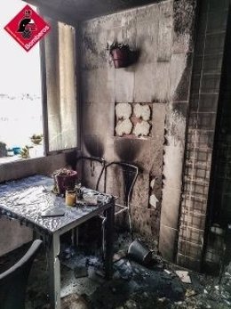 Asistida a una mujer con quemaduras tras un incendio de vivienda en Elche