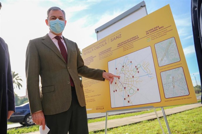 El candidato del PP a la Alcaldía de Sevilla, José Luis Sanz, presenta el proyecto 'Sevilla Circula'.