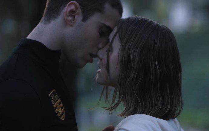 Clara Galle y Julio Peña protagonizan 'A través de mi ventana': "Es fundamental un coach de intimidad en los rodajes'