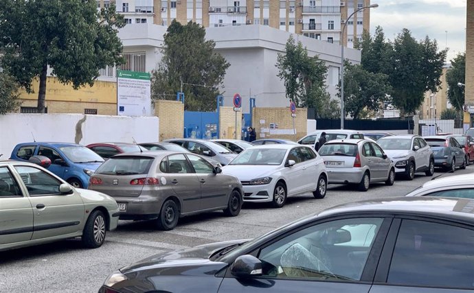 Acceso al CEIP San José Obrero del Distrito Macarena.